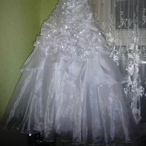 Продаю сияющее свадебное платье